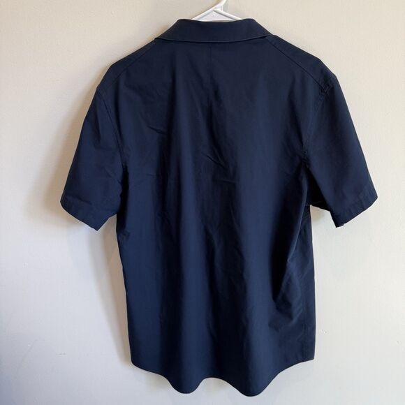 Lululemon Men's L Navy Down to the Wire Short Sleeve Button Up Business EUC Read - Picture 4 of 9